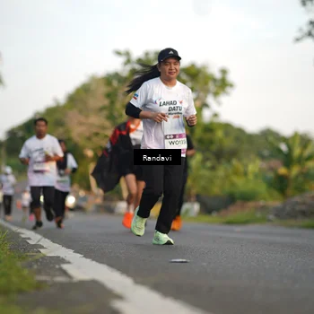Runner Photo 7685201