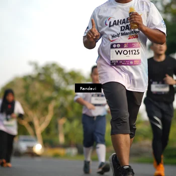 Runner Photo 7685276