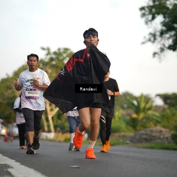 Runner Photo 7685277