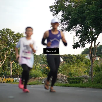 Runner Photo 7685312