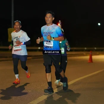 Runner Photo 7685353