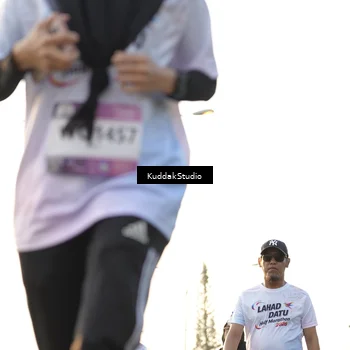 Runner Photo 7685358
