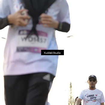 Runner Photo 7685364
