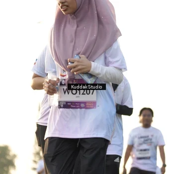 Runner Photo 7685379
