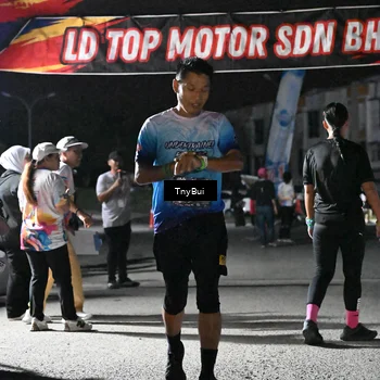 Runner Photo 7685436