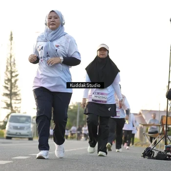 Runner Photo 7685460