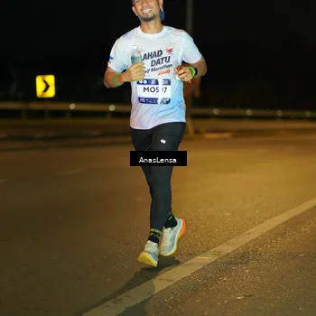 Runner Photo 7685596