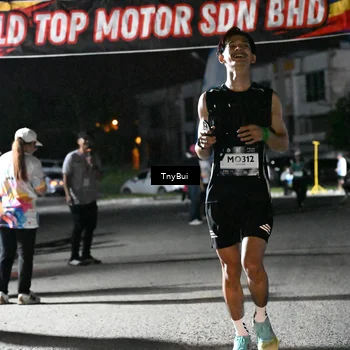 Runner Photo 7685602