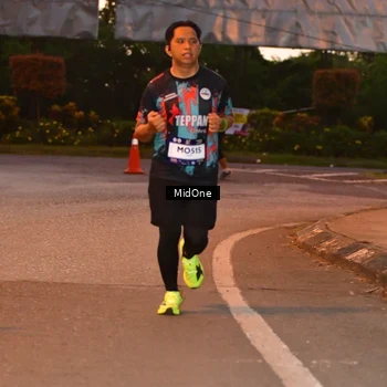 Runner Photo 7685605