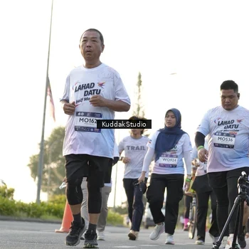 Runner Photo 7685662