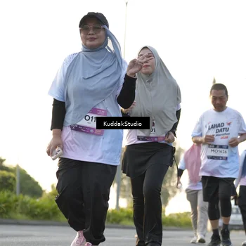 Runner Photo 7685667