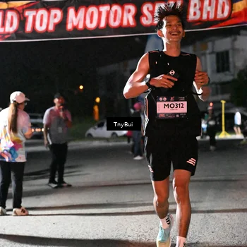 Runner Photo 7685692
