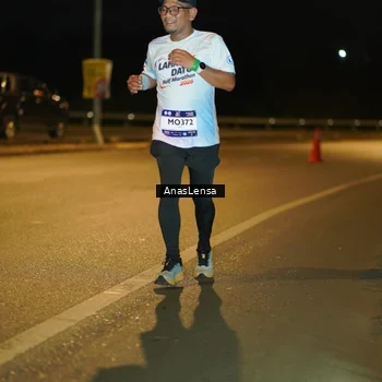 Runner Photo 7685715