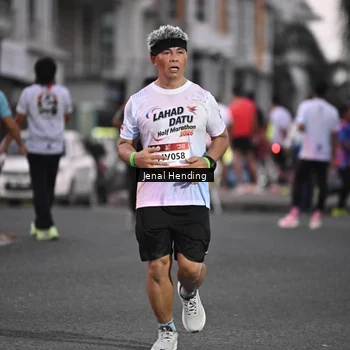 Runner Photo 7685773