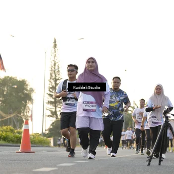 Runner Photo 7685871