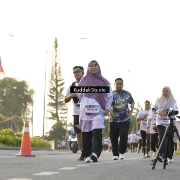 Runner Photo 7685879