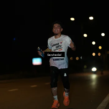 Runner Photo 7685888