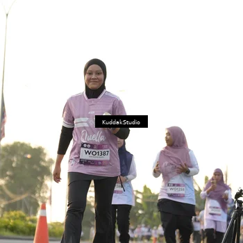 Runner Photo 7685924