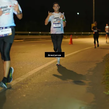 Runner Photo 7685957