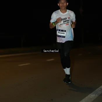 Runner Photo 7685964