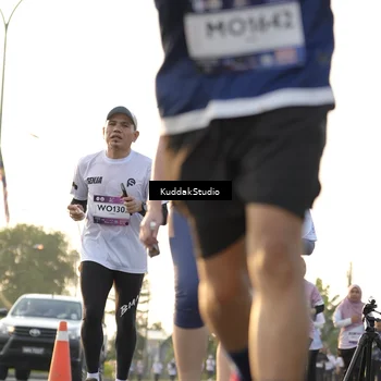 Runner Photo 7685972