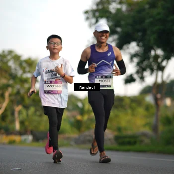 Runner Photo 7685979