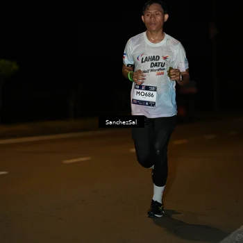 Runner Photo 7685995