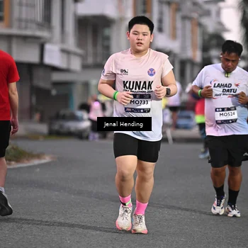 Runner Photo 7686037