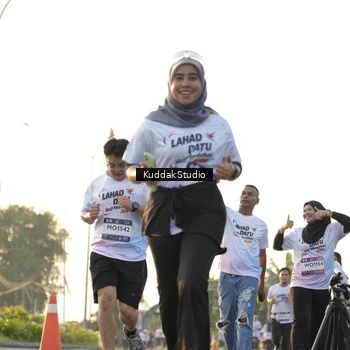 Runner Photo 7686125