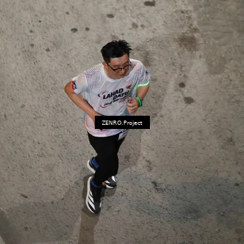 Runner Photo 7686172
