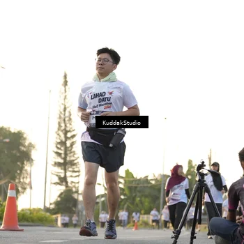 Runner Photo 7686272