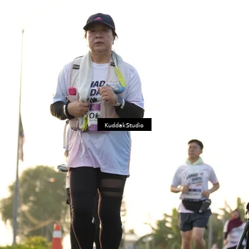 Runner Photo 7686276