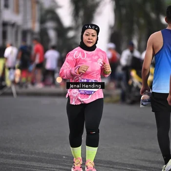 Runner Photo 7686311