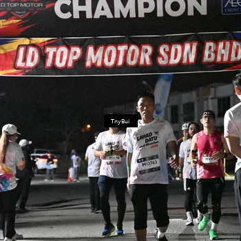 Runner Photo 7686585