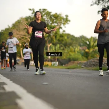 Runner Photo 7686641