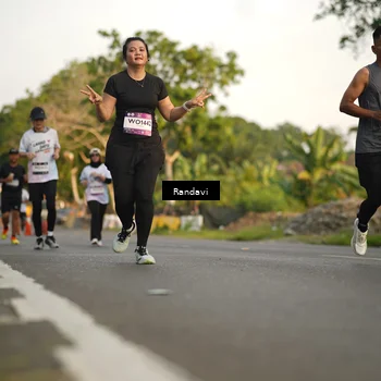 Runner Photo 7686654
