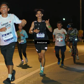 Runner Photo 7686670
