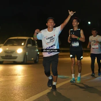 Runner Photo 7686672