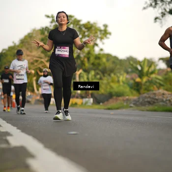 Runner Photo 7686674