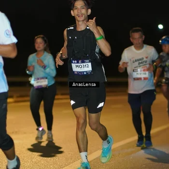 Runner Photo 7686678