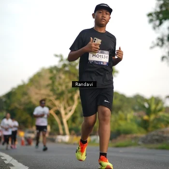 Runner Photo 7686695