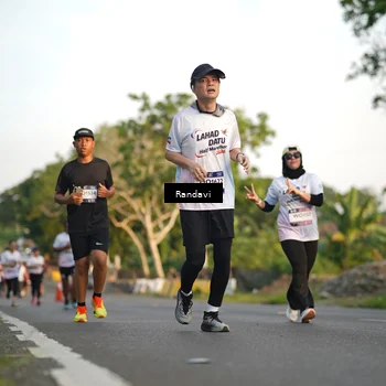 Runner Photo 7686703