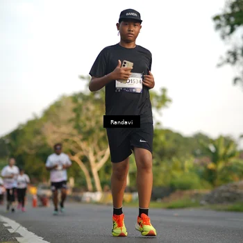 Runner Photo 7686704