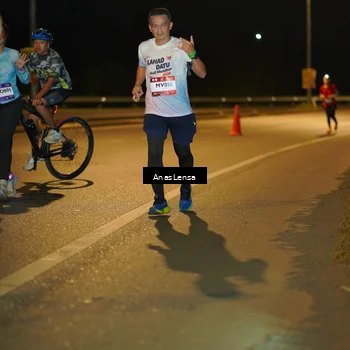 Runner Photo 7686769