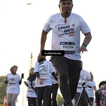 Runner Photo 7686773