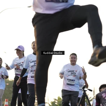 Runner Photo 7686774