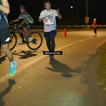 Runner Photo 7686775