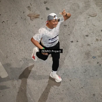 Runner Photo 7686792