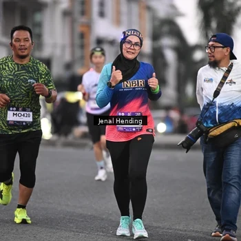 Runner Photo 7686797