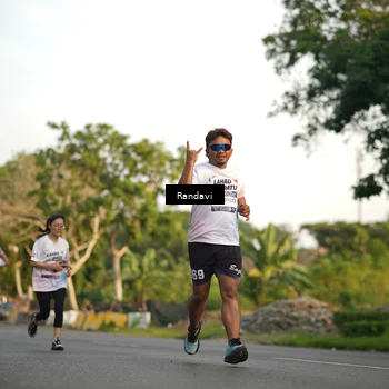 Runner Photo 7686846